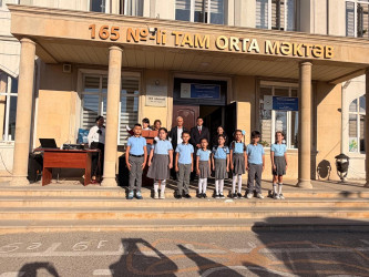 Yeni tədris ilinin başlanması münasibətilə Xətai rayonunun təhsil müəssisələrində təntənəli tədbirlər keçirilib