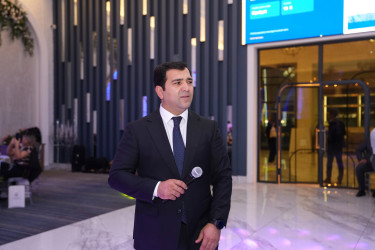 Xətai rayonunda Beynəlxalq Müəllimlər Günü münasibətilə “Zirvəyə Aparan İşıq” adlı tədbir keçirilib.
