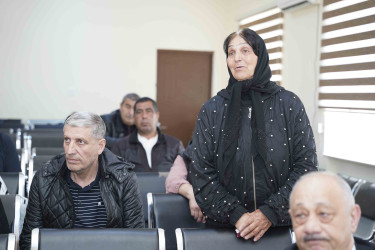 Rayon İcra Hakimiyyətinin başçısı 95 saylı tam orta məktəbdə vətəndaşlarla görüşüb