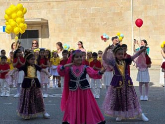 Xətai rayon ümumtəhsil məktəblərində "1 iyun-Uşaqların Beynəlxalq Müdafiəsi Günü" ilə bağlı silsilə tədbirlər keçirilb