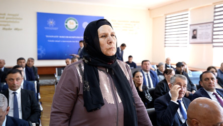 Rayon İcra Hakimiyyətinin başçısı 56 saylı tam orta məktəbdə vətəndaşlarla görüşüb