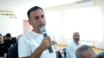 261 nömrəli məktəbdə RİH başçısının səyyar qəbulu keçirildi