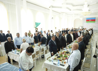 27 Sentyabr – Anım Günü ilə əlaqədar Xətai rayonunda ağacəkmə aksiyası keçirilib və ehsan süfrəsi təşkil olunub