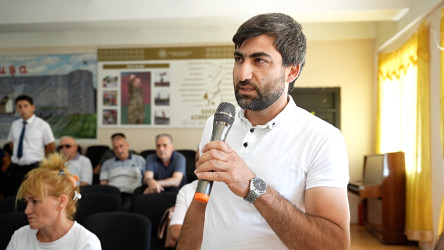 98 saylı tam orta məktəbdə RİH başçısının səyyar qəbulu keçirildi