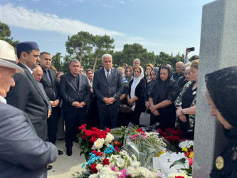 Antiterror tədbirləri zamanı şəhid olmuş Daşdəmirov Sahib Natiq  oğlunun məzarı ziyarət edilib.