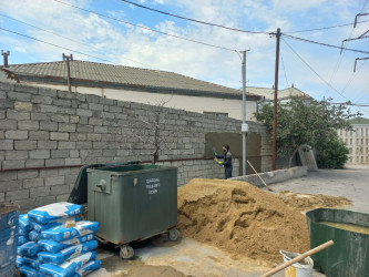 Xətai rayonunun Kazımağa Kərimov küçəsində kompleks abadlıq işləri aparılır