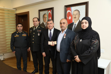 Xətai rayonunda Azərbaycan Respublikası Prezidentinin Sərəncamına əsasən təltif olunmuş hərbçilərin mükafatlarının təqdimetmə mərasimi keçirilib.
