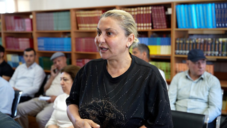Rayon İcra Hakimiyyətinin başçısı Humanitar Fənlər Təmayüllü liseydə vətəndaşlarla görüşüb