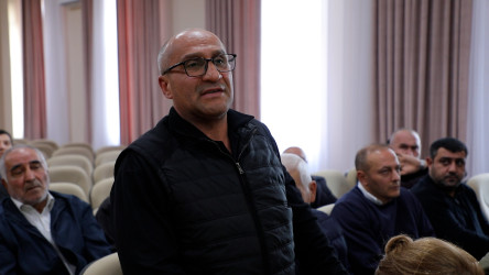 Rayon İcra Hakimiyyətinin başçısı 59 saylı tam orta məktəbdə vətəndaşlarla görüşüb