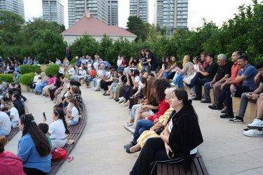 Xətai rayonunda Nizami parkında sakinlər üçün konsert proqramı təşkil olunub