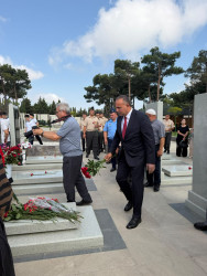 Vətən Müharibəsi şəhidi Quliyev Rəşad Rəşid oğlunun məzarı ziyarət edilib.