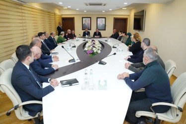 Xocalı soyqırımının 34-cü  ildönümü ilə bağlı  Xətai rayon İcra Hakimiyyətində Xocalıdan olan  şəhid ailələri ilə görüş keçirilib