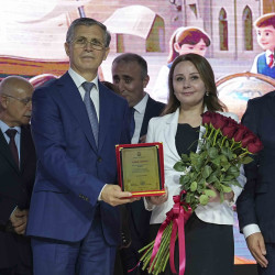Xətai rayonunda ali məktəblərə qəbul imtahanlarında yüksək bal toplamış məzunlarla görüş və  konsert proqramı təşkil olunub+VİDEO