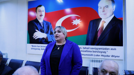 Rayon İcra Hakimiyyətinin başçısı 55 saylı tam orta məktəbdə vətəndaşlarla görüşüb