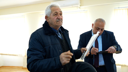 Rayon İcra Hakimiyyətinin başçısı 261 saylı tam orta məktəbdə vətəndaşlarla görüşüb