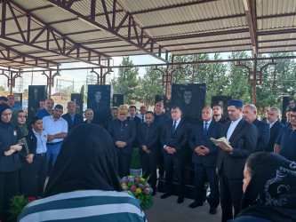 Antiterror tədbirləri zamanı şəhid olmuş İsmiyev Zeynal Mustafa oğlunun məzarı ziyarət edilib.