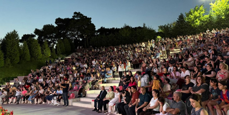 Xətai rayonunda Əməkdar artist Aybəniz Haşımovanın iştirakı ilə  konsert proqramı təşkil olunub