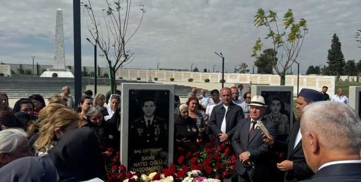 Antiterror tədbirləri zamanı şəhid olmuş Daşdəmirov Sahib Natiq  oğlunun məzarı ziyarət edilib.
