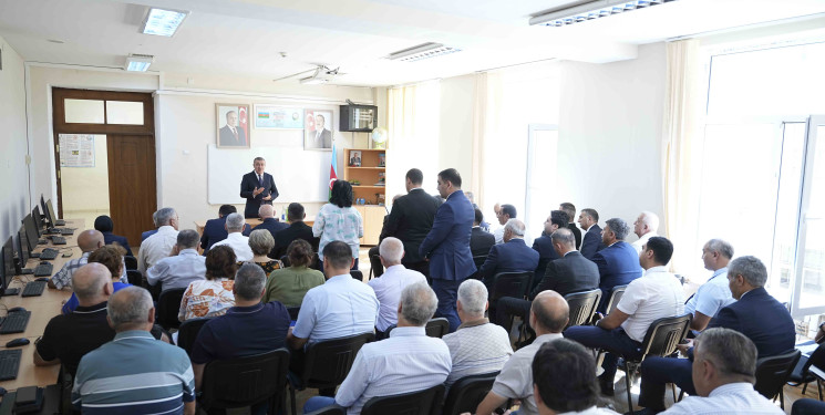 63 nömrəli məktəbdə RİH başçısının səyyar qəbulu keçirildi