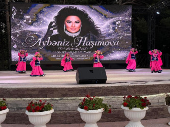 Xətai rayonunda Əməkdar artist Aybəniz Haşımovanın iştirakı ilə  konsert proqramı təşkil olunub