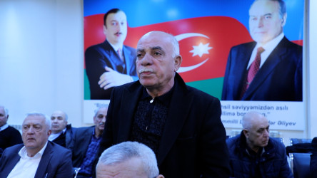 Rayon İcra Hakimiyyətinin başçısı 55 saylı tam orta məktəbdə vətəndaşlarla görüşüb