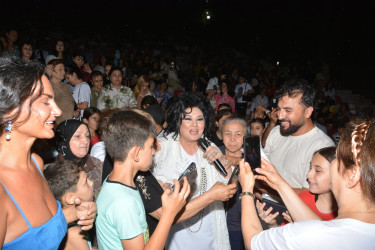 Xətai rayonunda Əməkdar artist Aybəniz Haşımovanın iştirakı ilə  konsert proqramı təşkil olunub