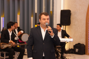 Xətai rayonunda Beynəlxalq Müəllimlər Günü münasibətilə “Zirvəyə Aparan İşıq” adlı tədbir keçirilib.