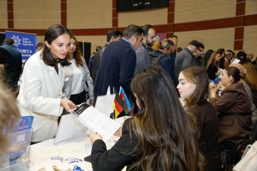 Xətai rayonunda növbəti əmək yarmarkası keçirilib