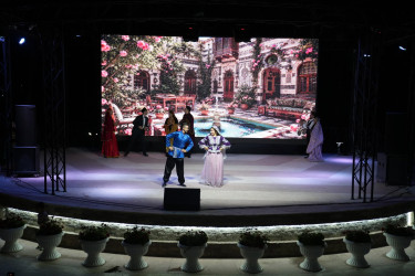 Xətai rayonunda “Səhnəmizin Şəfəq Çağı” adlı teatr-konsert proqramı keçirilib