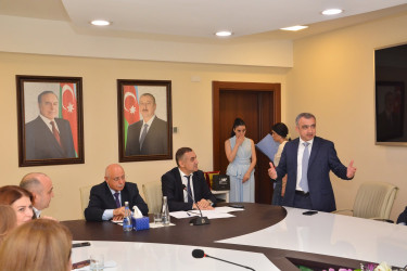 Xətai rayonunda "17 İyun – Tibb İşçilərinin Peşə Bayramı Günü" münasibətilə dəyirmi masa keçirilib.