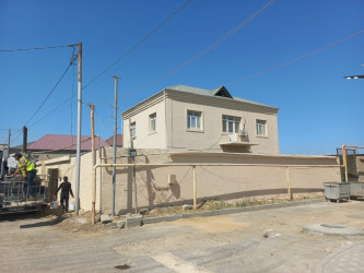 Xətai rayonunun Kazımağa Kərimov küçəsində kompleks abadlıq işləri aparılır
