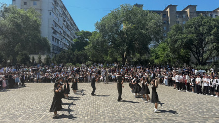 Xətai rayon məktəblərində "Son Zəng" çalındı