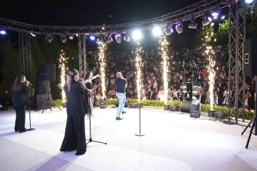 Xətai rayonunda ali məktəblərə qəbul imtahanlarında yüksək bal toplamış məzunlarla görüş və  konsert proqramı təşkil olunub+VİDEO