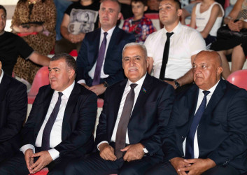 Xətai rayonunda Xalq artisti Mübariz Tağıyevlə görüş keçirilib+VİDEO