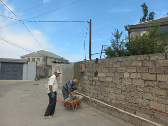 Xətai rayonunun Kazımağa Kərimov küçəsində kompleks abadlıq işləri aparılır