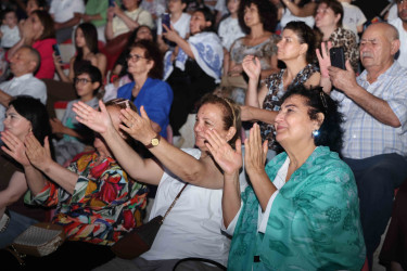 Xətai rayonunda "26 avqust-Beynəlxalq Azərbaycan Muğamı və Musiqisi Günü" münasibətilə muğam axşamı təşkil olunub+VİDEO