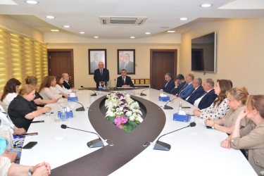 Xətai rayonunda "17 İyun – Tibb İşçilərinin Peşə Bayramı Günü" münasibətilə dəyirmi masa keçirilib.