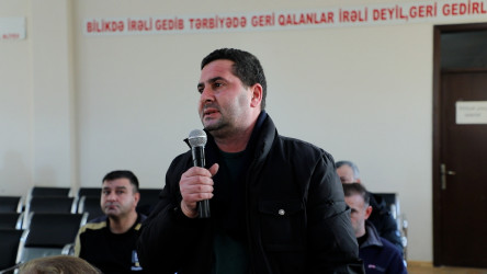 Rayon İcra Hakimiyyətinin başçısı 48 saylı tam orta məktəbdə vətəndaşlarla görüşüb