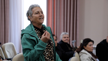 Rayon İcra Hakimiyyətinin başçısı 59 saylı tam orta məktəbdə vətəndaşlarla görüşüb