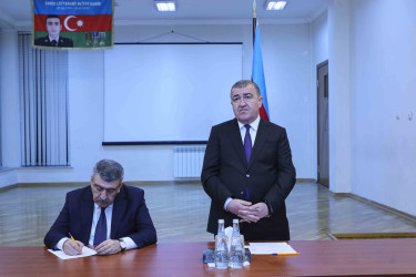 Rayon İcra Hakimiyyətinin başçısı 55 saylı tam orta məktəbdə vətəndaşlarla görüşüb